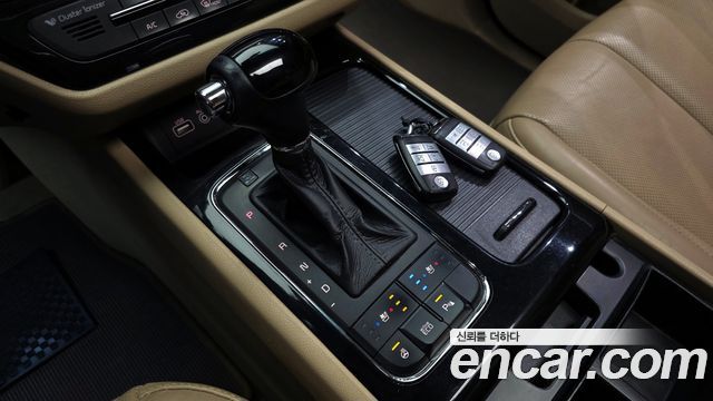 Kia Carnival 2016 thumb 9