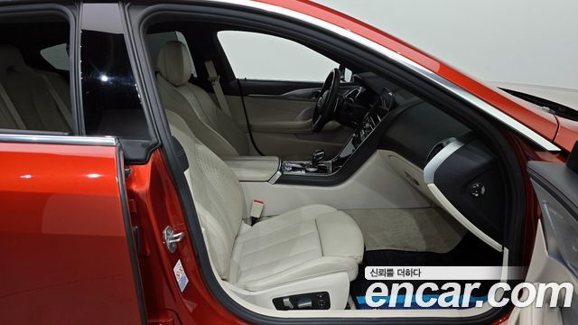 BMW 8 серии 2020 thumb 9