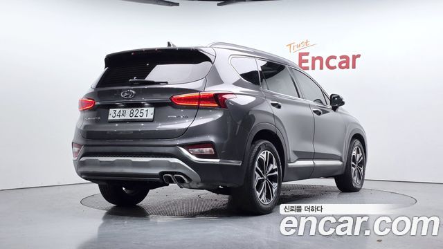 Hyundai Santa Fe 2018 thumb 3