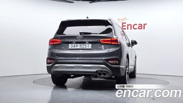 Hyundai Santa Fe 2018 thumb 5