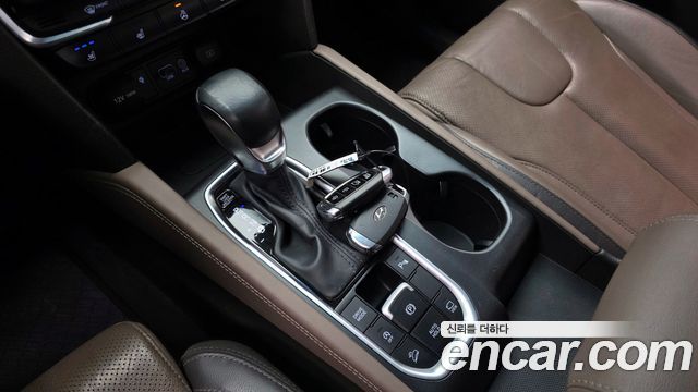 Hyundai Santa Fe 2018 thumb 9