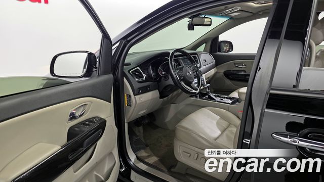 Kia Carnival 2020 thumb 11