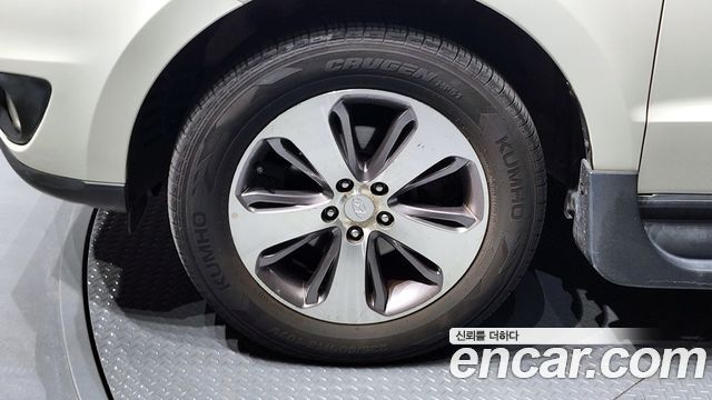Hyundai Santa Fe 2010 thumb 6