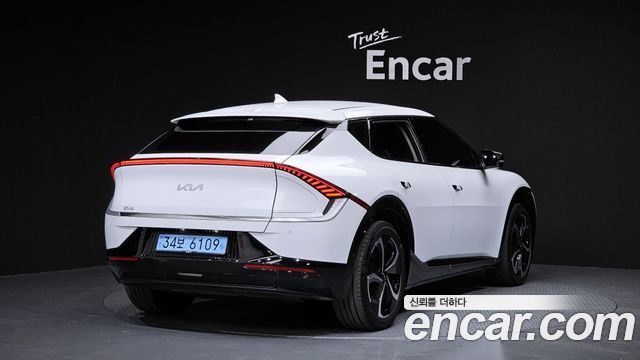 Kia EV6 2023 thumb 3