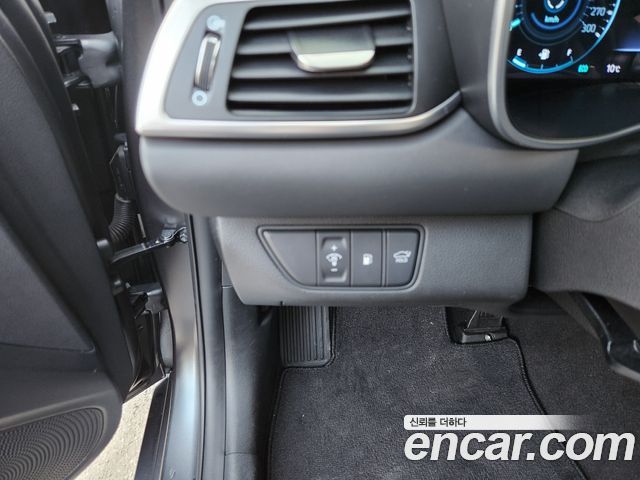 Genesis G70 2020 thumb 11