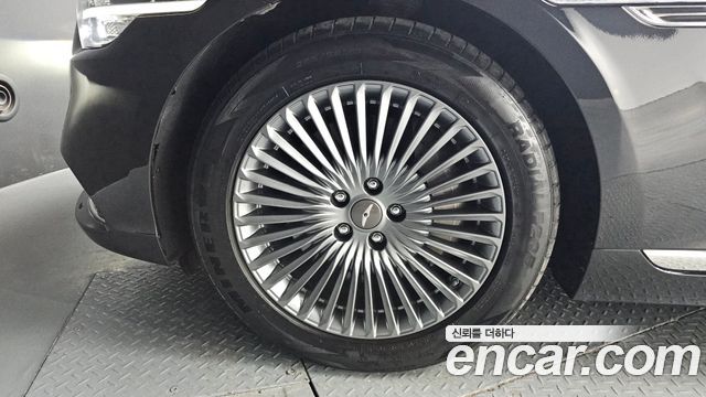 Genesis G90 2019 thumb 6