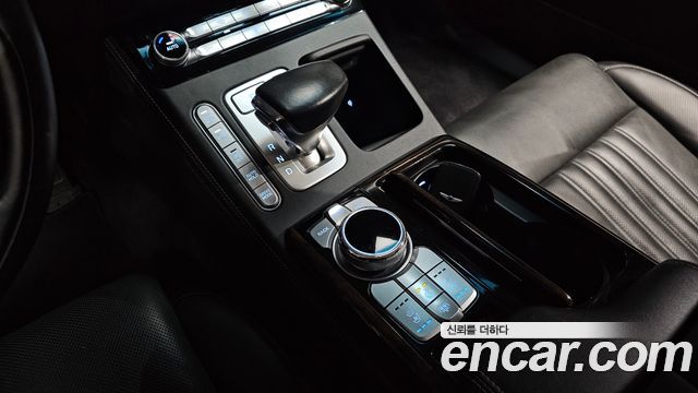 Genesis G90 2019 thumb 10