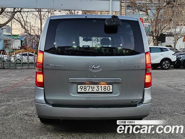 Hyundai Starex 2011 thumb 3