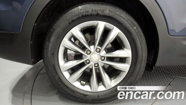 Hyundai Santa Fe 2017 thumb 6