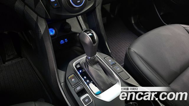 Hyundai Santa Fe 2017 thumb 10