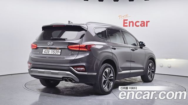 Hyundai Santa Fe 2019 thumb 3