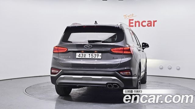 Hyundai Santa Fe 2019 thumb 5