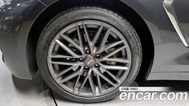 Genesis G70 2017 thumb 6