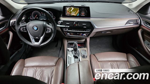 BMW 5 серии 2019 thumb 12
