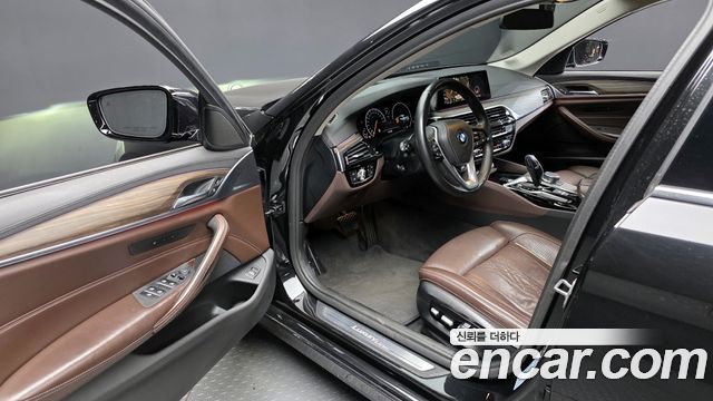 BMW 5 серии 2019 thumb 5