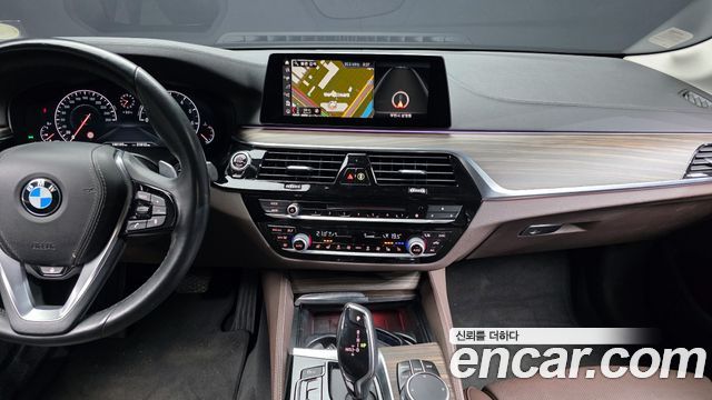 BMW 5 серии 2019 thumb 9