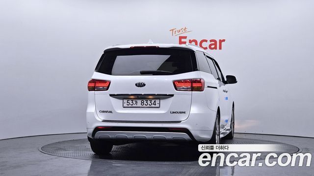 Kia Carnival 2018 thumb 4