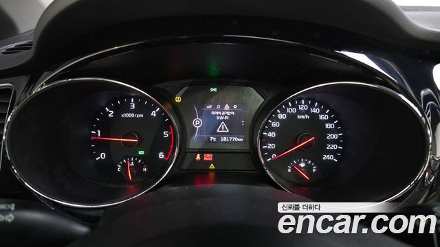 Kia Carnival 2015 thumb 9