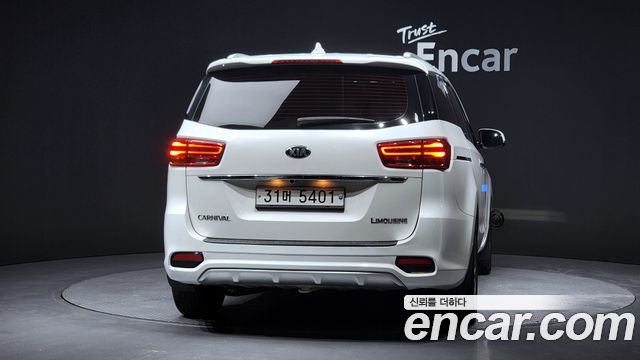 Kia Carnival 2019 thumb 5