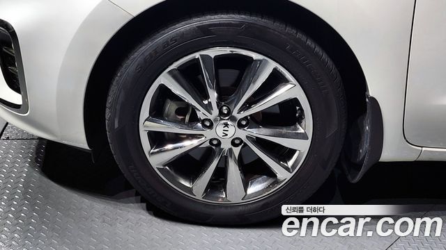 Kia Carnival 2019 thumb 6