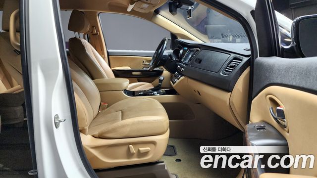 Kia Carnival 2019 thumb 10