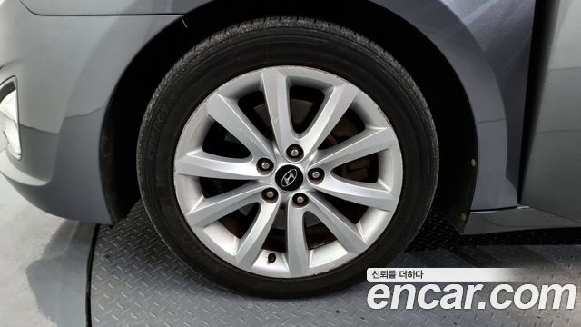 Hyundai i40 2011 thumb 5