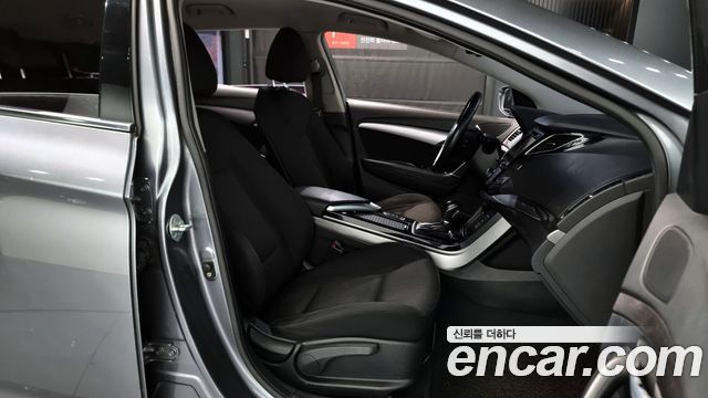 Hyundai i40 2011 thumb 10
