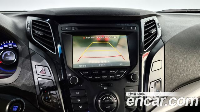 Hyundai i40 2011 thumb 11