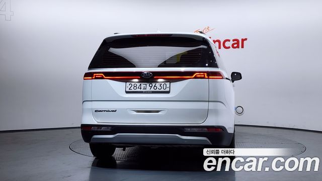 Kia Carnival 2021 thumb 5