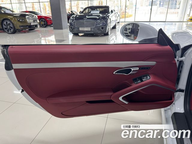 Porsche Cayman 2022 thumb 11