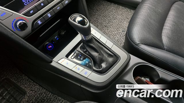 Hyundai Avante 2016 thumb 10