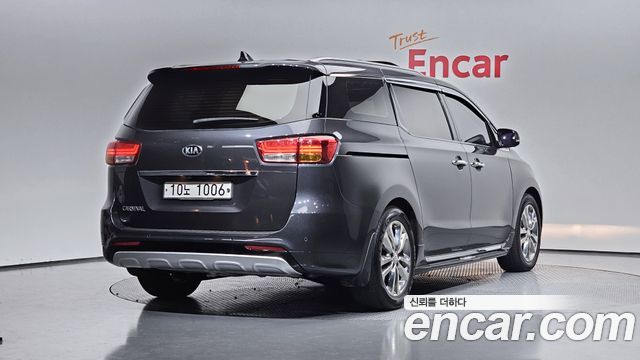 Kia Carnival 2017 thumb 2