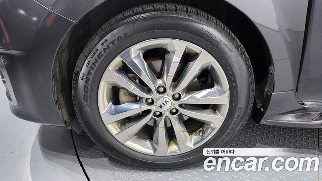 Kia Carnival 2017 thumb 5