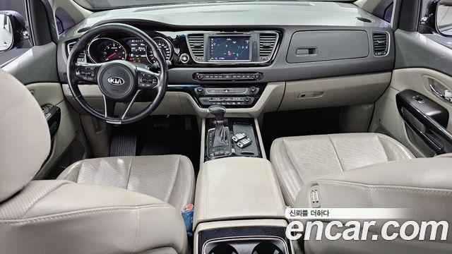 Kia Carnival 2017 thumb 7