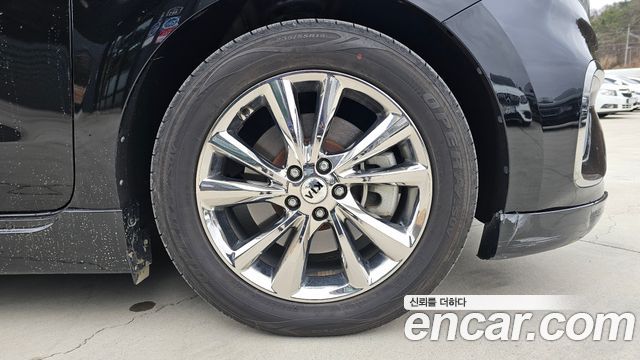 Kia Carnival 2019 thumb 6