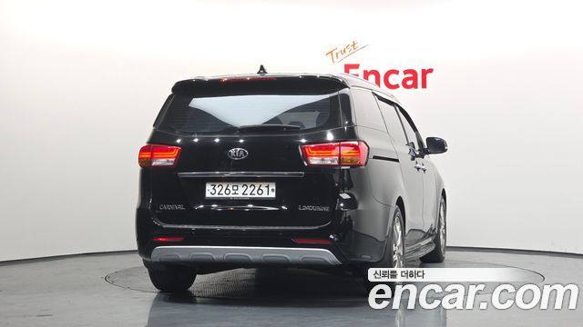 Kia Carnival 2017 thumb 5