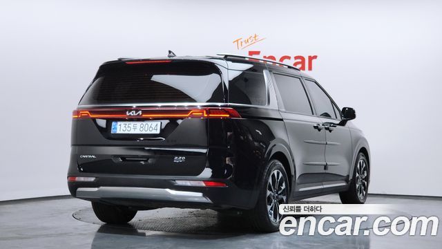 Kia Carnival 2023 thumb 3