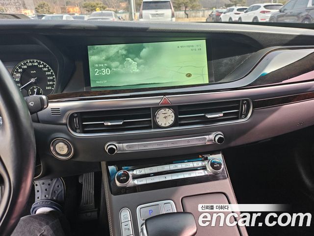 Genesis G90 2019 thumb 10