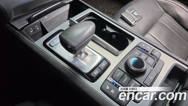 Genesis G80 2017 thumb 10