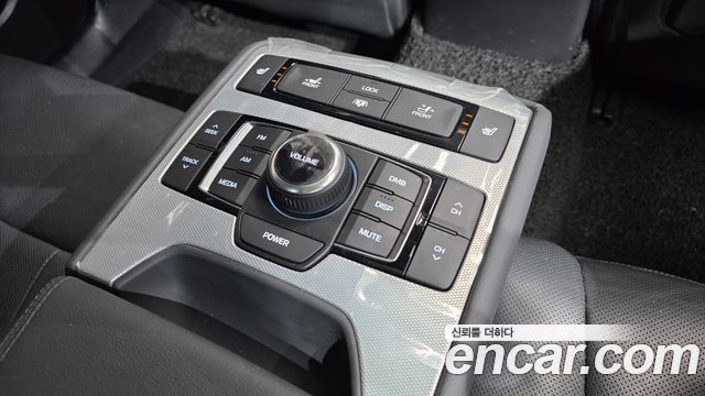 Genesis G80 2017 thumb 12