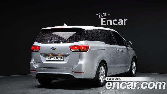 Kia Carnival 2014 thumb 3