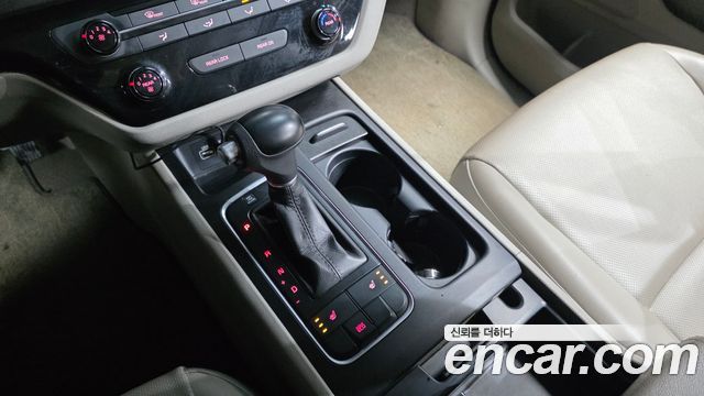 Kia Carnival 2014 thumb 9