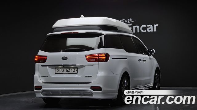 Kia Carnival 2018 thumb 2
