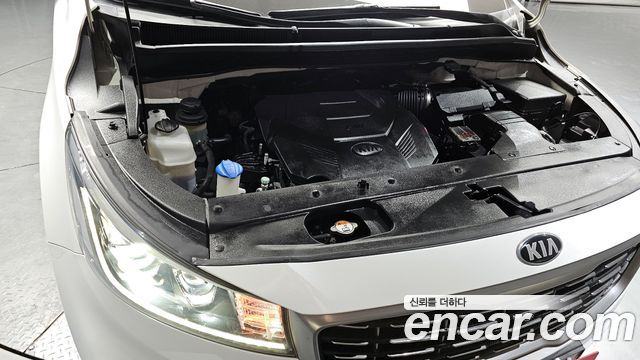 Kia Carnival 2018 thumb 6