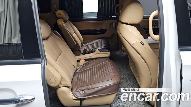 Kia Carnival 2018 thumb 12