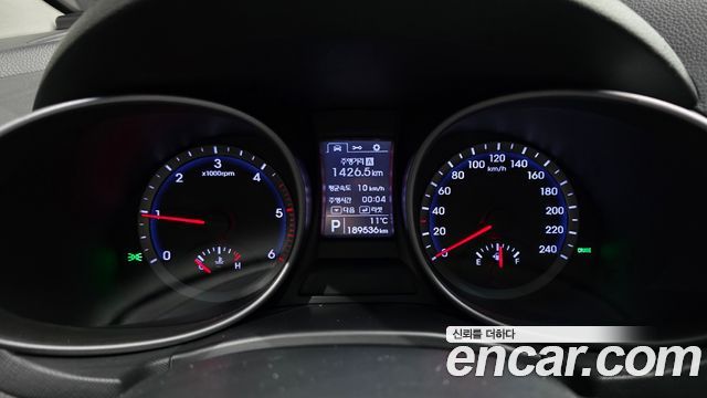 Hyundai Santa Fe 2013 thumb 9