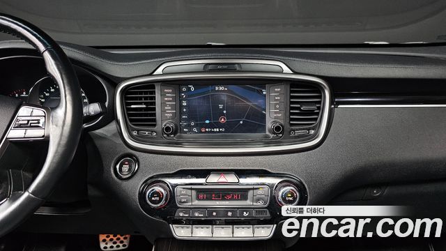 Kia Sorento 2017 thumb 12