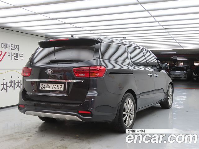 Kia Carnival 2019 thumb 4