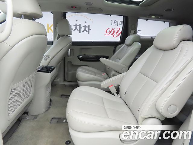 Kia Carnival 2019 thumb 6