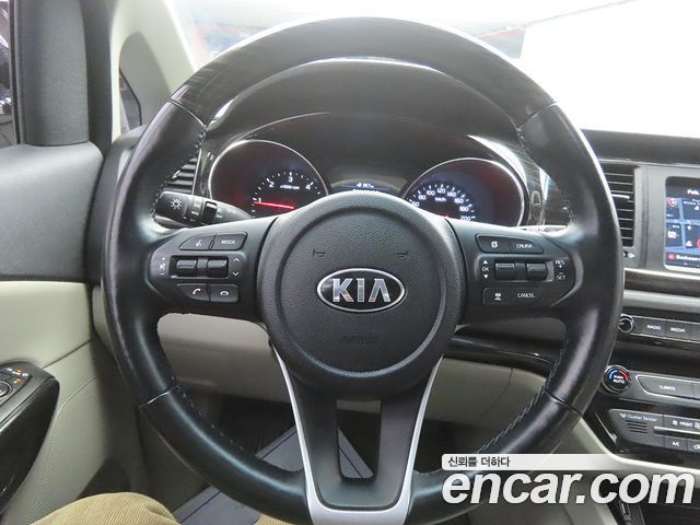 Kia Carnival 2019 thumb 8